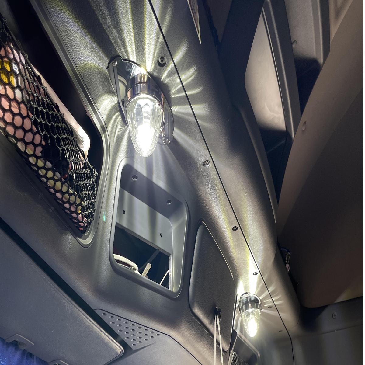 ( No Bulb ) Dome Light Bracket For Watermelon Light Fits Cascadia 2008+